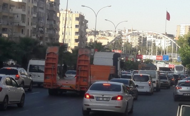 Şanlıurfa'da normalleşmede trafik yoğunluğu