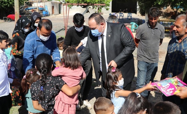 Ekinci, çocuklara oyuncak dağıttı