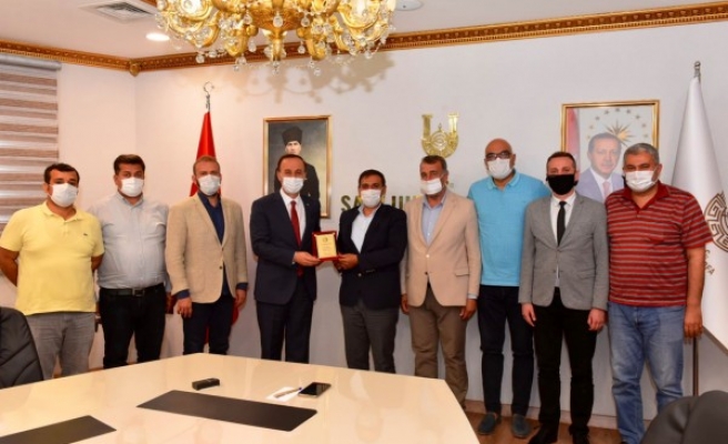 Şanlıurfaspor’dan Vali Erin ve Beyazgül’e plaket