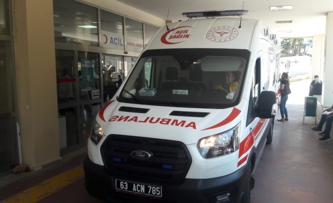 Şanlıurfa'da kaza! Araç içinde sıkıştılar