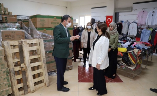 Sosyal market ihtiyaç sahiplerine destek sağlıyor