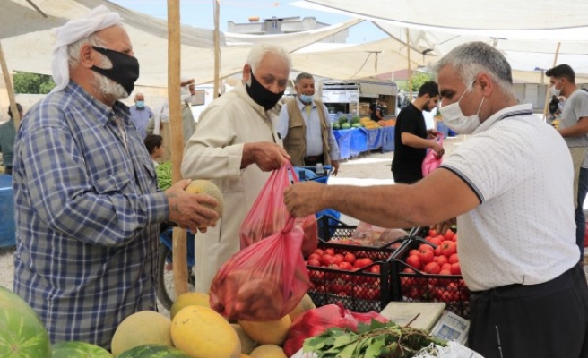 Akçakale'de ilk semt pazarı kuruldu