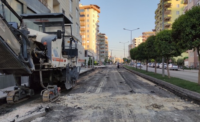 Karaköprü'de çöken yolda çalışma başlatıldı