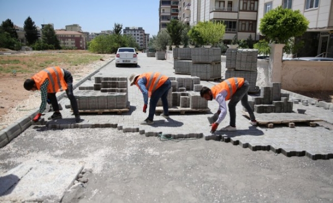 Karaköprü’de yollar kilitli parkeyle yenileniyor