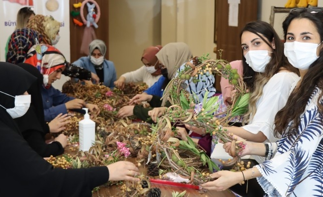 Kadınlar atölyelerde deneyim kazanıyor