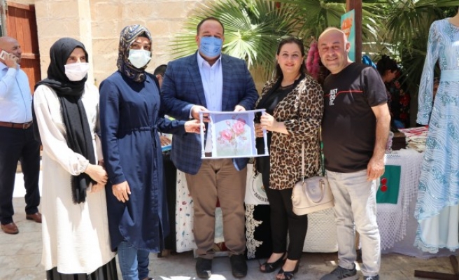 Kadınlar, el emeği ürünlerini sergiledi