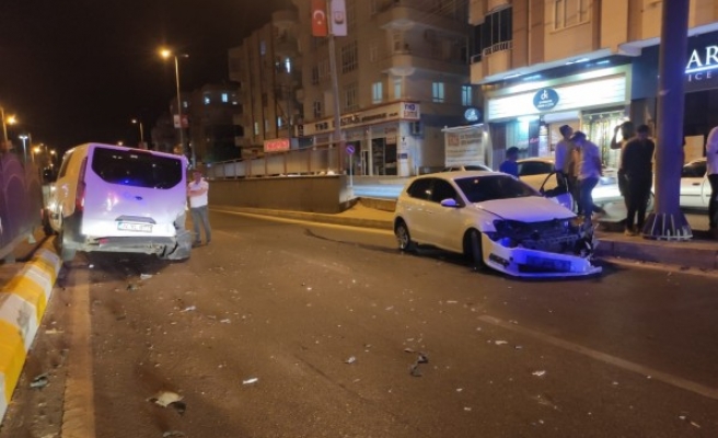 Kaza yapan sürücü sağlık ekiplerine saldırdı