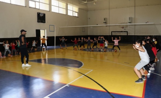 Çocuklar Basketbol Kursu’na ilgi gösteriyor
