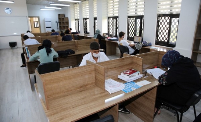 Öğrenciler sınavlara okuma evlerinde hazırlanıyor