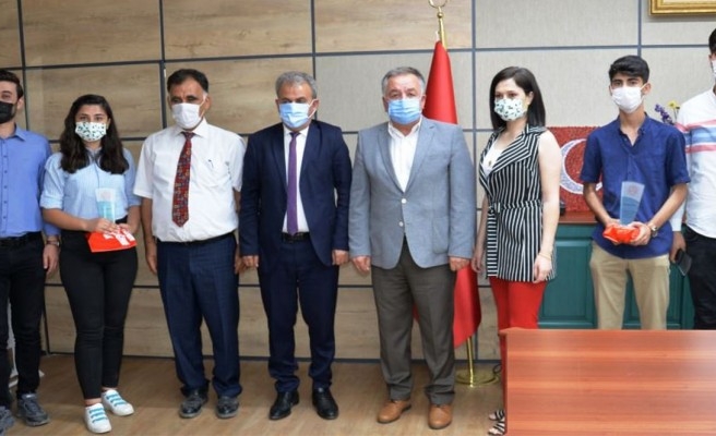 Suruçlu öğrencilerin TÜBİTAK başarısı