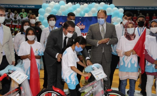 Haliliye Belediyesi çocukların yüzünü güldürdü