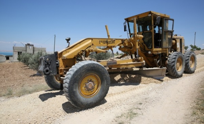 Karaköprü kırsalında yol atağı sürüyor