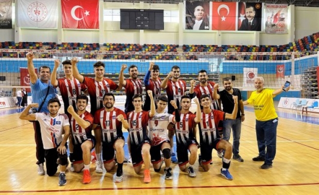 Öğretim üyesinin çalıştırdığı takım şampiyon oldu