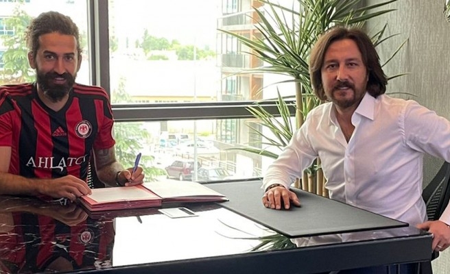 Berkay, Çorum FK'ya imzayı attı