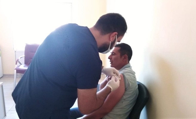 Şanlıurfa’da SGK'lılara aşı başladı