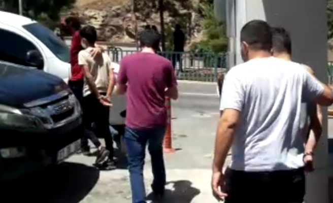 Balta ve bıçaklı kavgaya 5 gözaltı