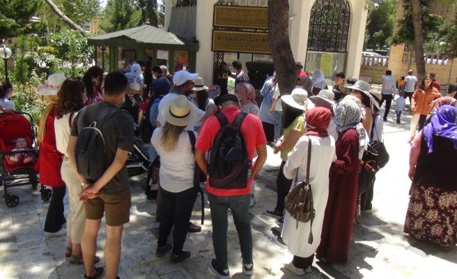 Şanlıurfa turist akınına uğradı  