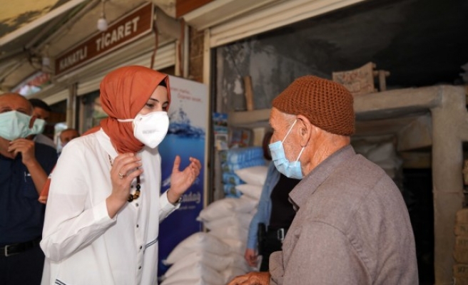 Çakmak, yürütülen çalışmaları esnafla paylaştı