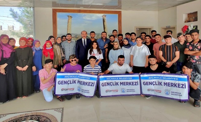 Yalçınkaya YKS öncesi gençlerle yemekte buluştu