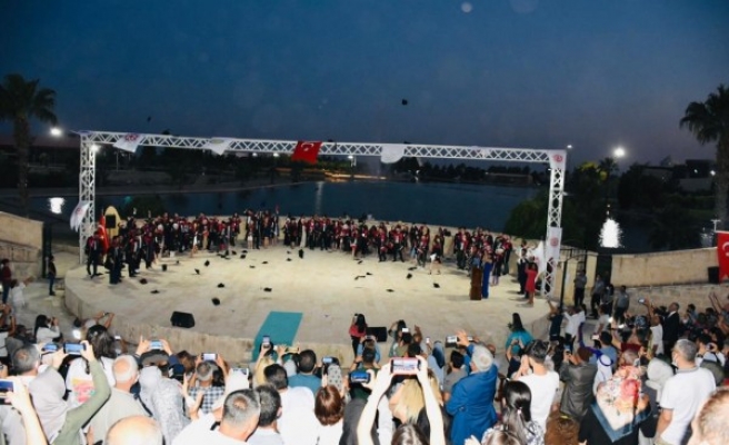 Mezun olan 124 hekim diplomalarını aldı