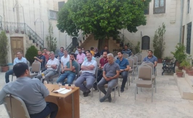 İlim Yayma Cemiyeti’nde felsefe konuşuldu