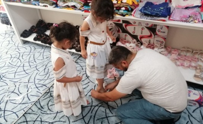 ihtiyaç sahibi ailelere destek sağlıyorlar