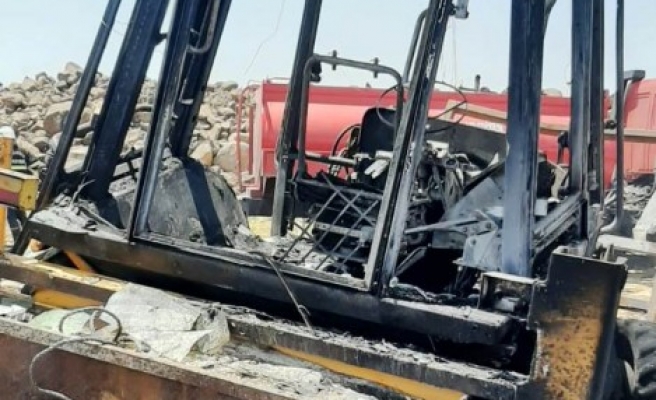 Viranşehir’de iş makinesi yangını