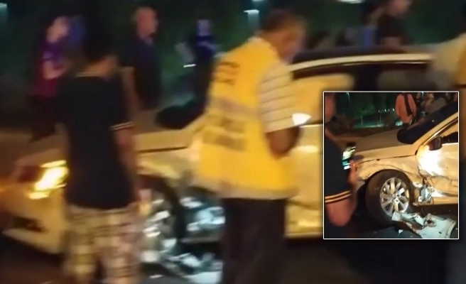 Karaköprü’de iki otomobil çarpıştı  