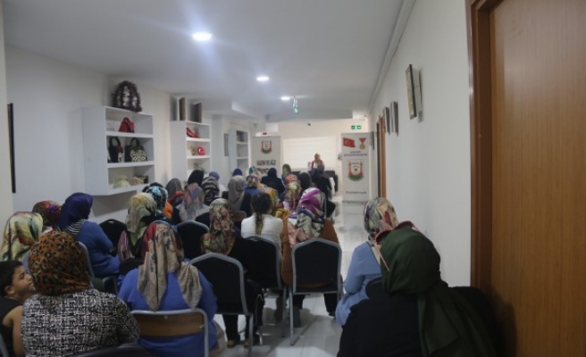 Kursiyerlere “helikopter ebeveynlik” uyarısı