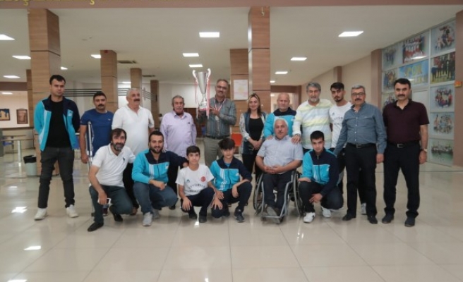 Kuş, şampiyon takımı tebrik etti