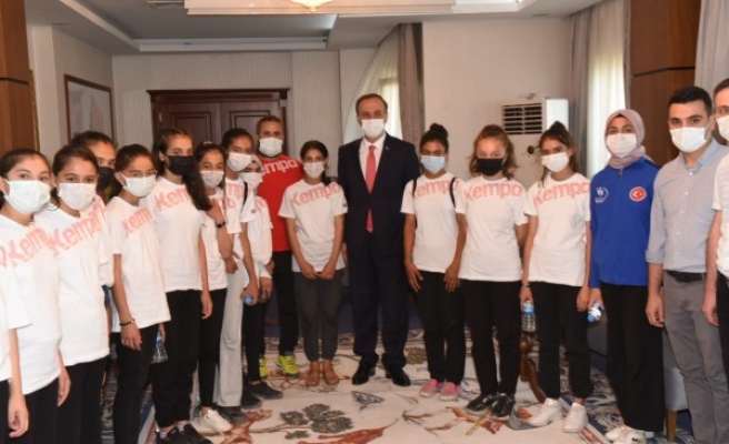 Vali Erin: “Tüm salonlarımız emrinizde”