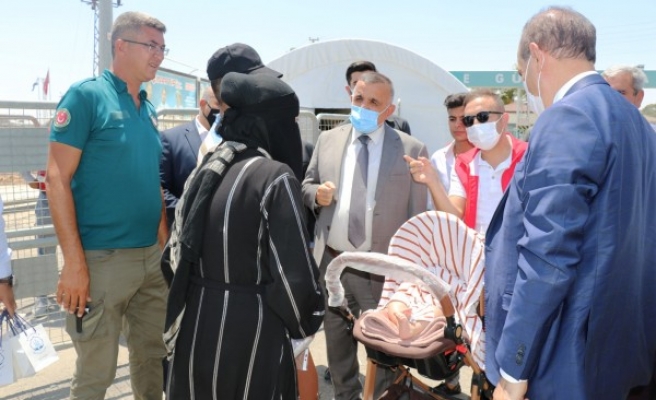 Yalçınkaya ve Akay’dan sınırda bayram ziyareti