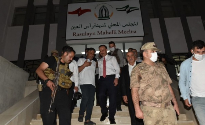 Vali Erin, Barış Pınarı bölgesinde çalışmalarla ilgili bilgi aldı