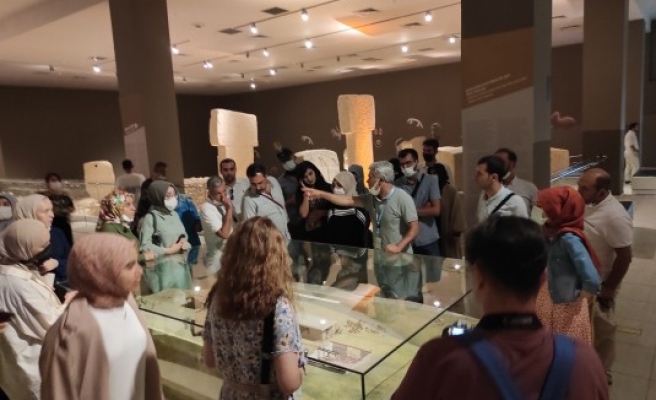 Maraşlı öğrenciler Urfa’yı gezdi