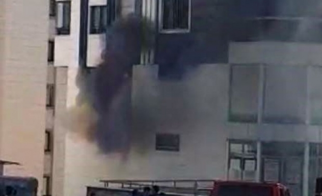 Karaköprü'de bir marketin deposunda yangın çıktı