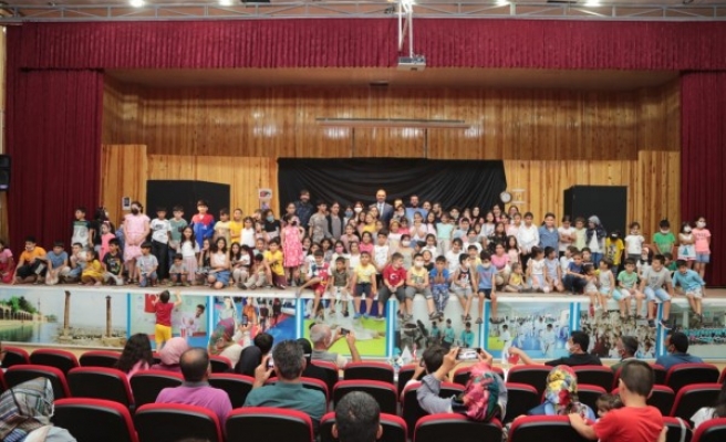 Kuş, Eyyübiyeli çocukları yalnız bırakmadı