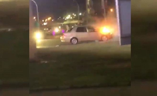 Araç trafikte alev aldı!