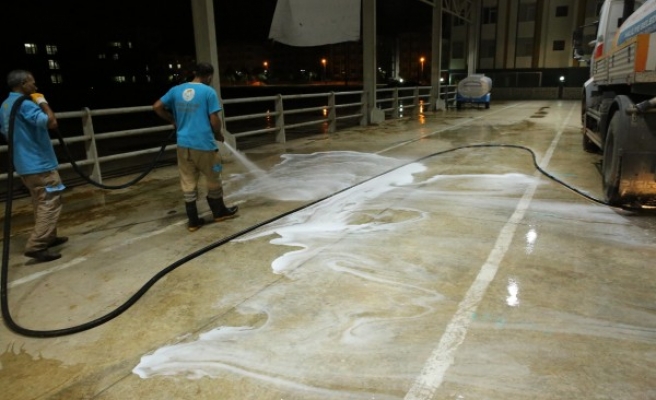 Kurban kesim yerlerinde temizlik çalışmaları başlatıldı