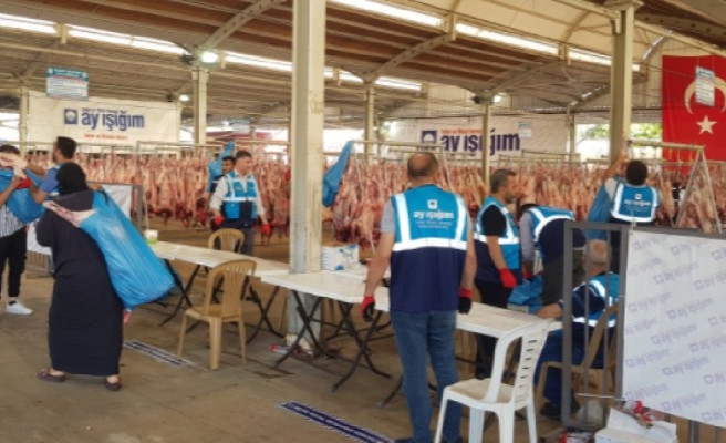 Ay Işığım Derneği'nden Urfalı 2 bin aileye kurban eti