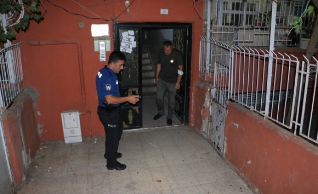 Tartıştığı anne, baba ve kardeşini vurdu