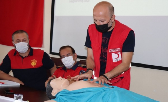 İtfaiye personellerine eğitim verildi