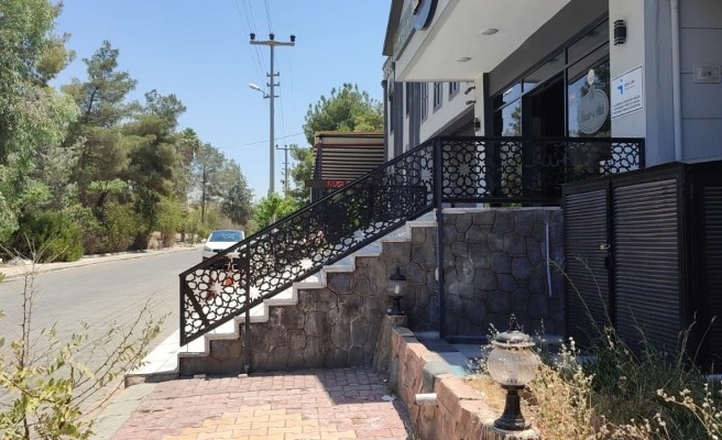 Kaldırıma merdiven yapıldı