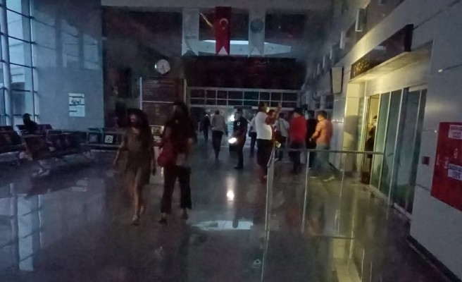 Şanlıurfa Havalimanı'nda elektrik kesintisinin görüntüsü ortaya çıktı