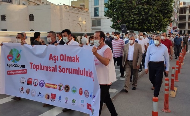 STK'lar ‘aşı’ için yürüyüş yaptı