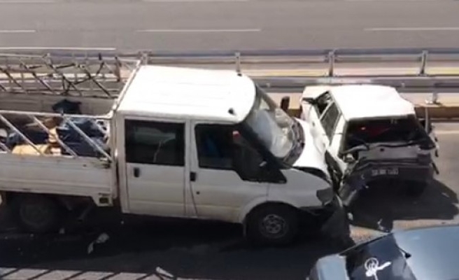Şanlıurfa’da zincirleme trafik kazası:  2 yaralı