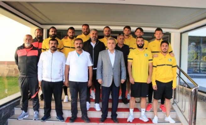 Beyazgül, Şanlıurfaspor’a moral verdi