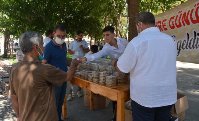 Siverek'te 20 bin kişiye aşure ikram edildi