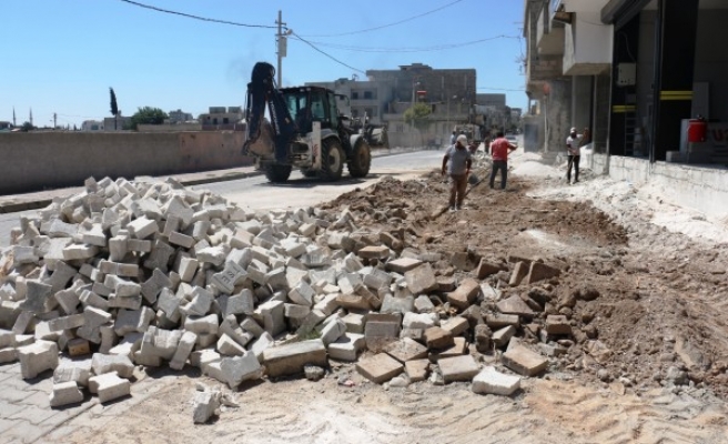 Akçakale’de revize çalışmaları devam ediyor