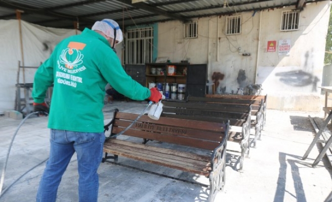 Haliliye'deki bank ve kamelyalar onarılıyor