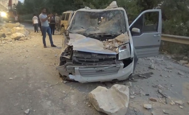 Birecik’te heyelan: 2’si ağır 3 yaralı